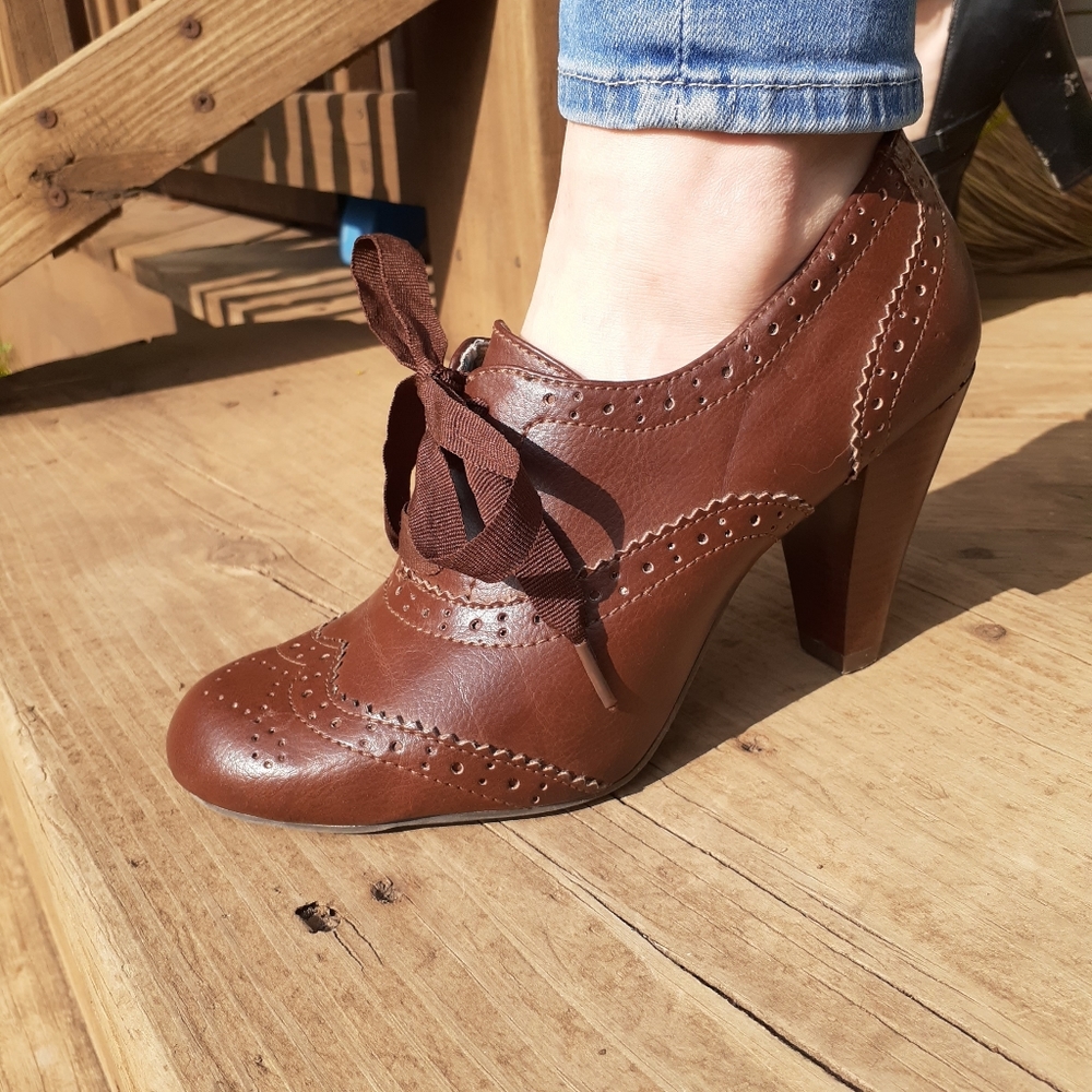 Oxford Heel